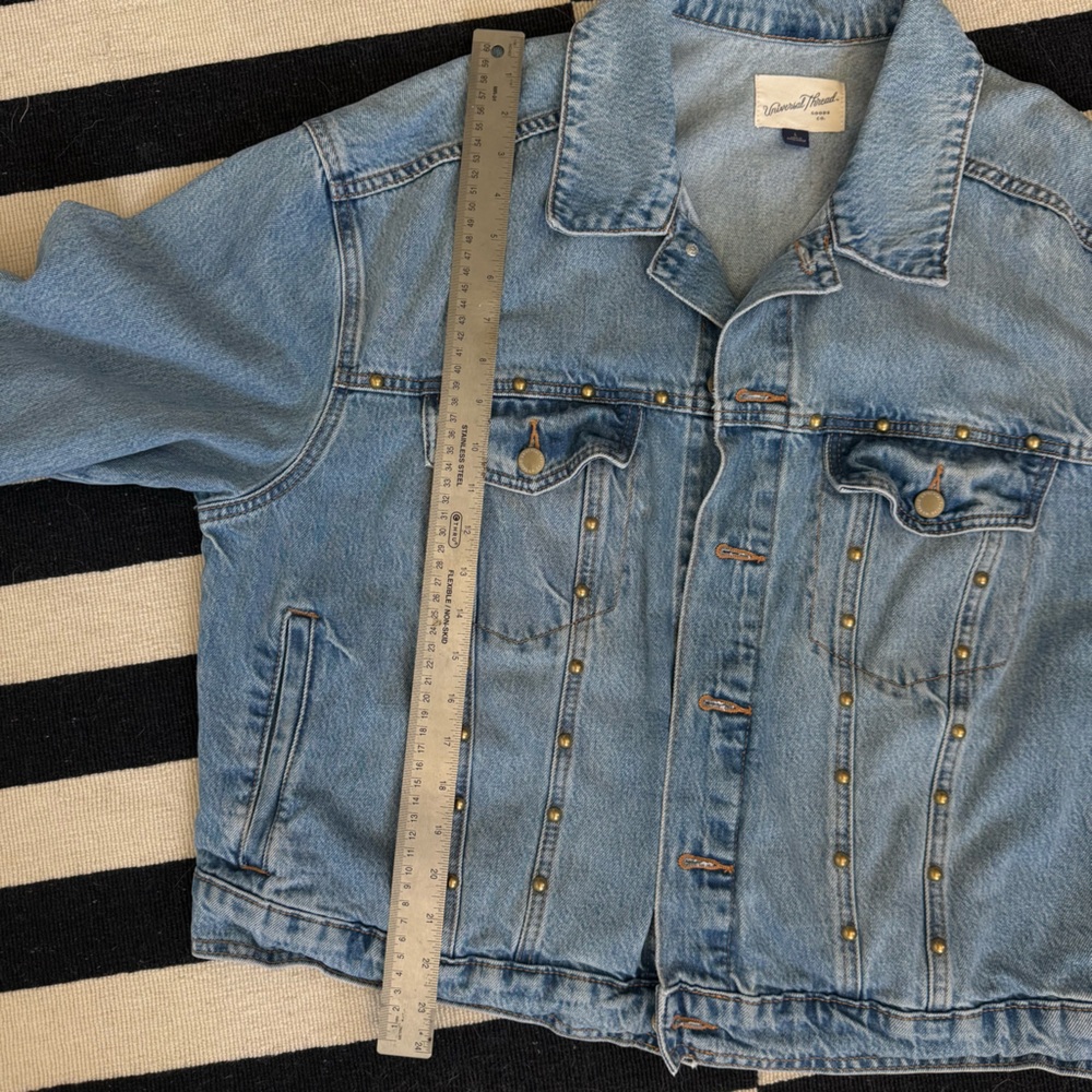 Universal Thread Studded Light Blue Denim Jacket - Picture 7 of 8